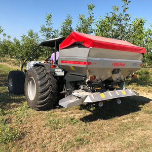 B470 LIME AND FERTILIZER ORCHARD SPREADER